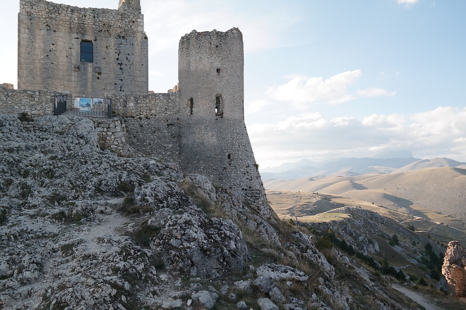 Rocca Calascio: il fascino e le suggestioni di una delle fortezze più belle d’Italia