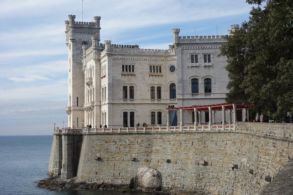 Castello di Miramare: piccolo gioiello del golfo di Trieste